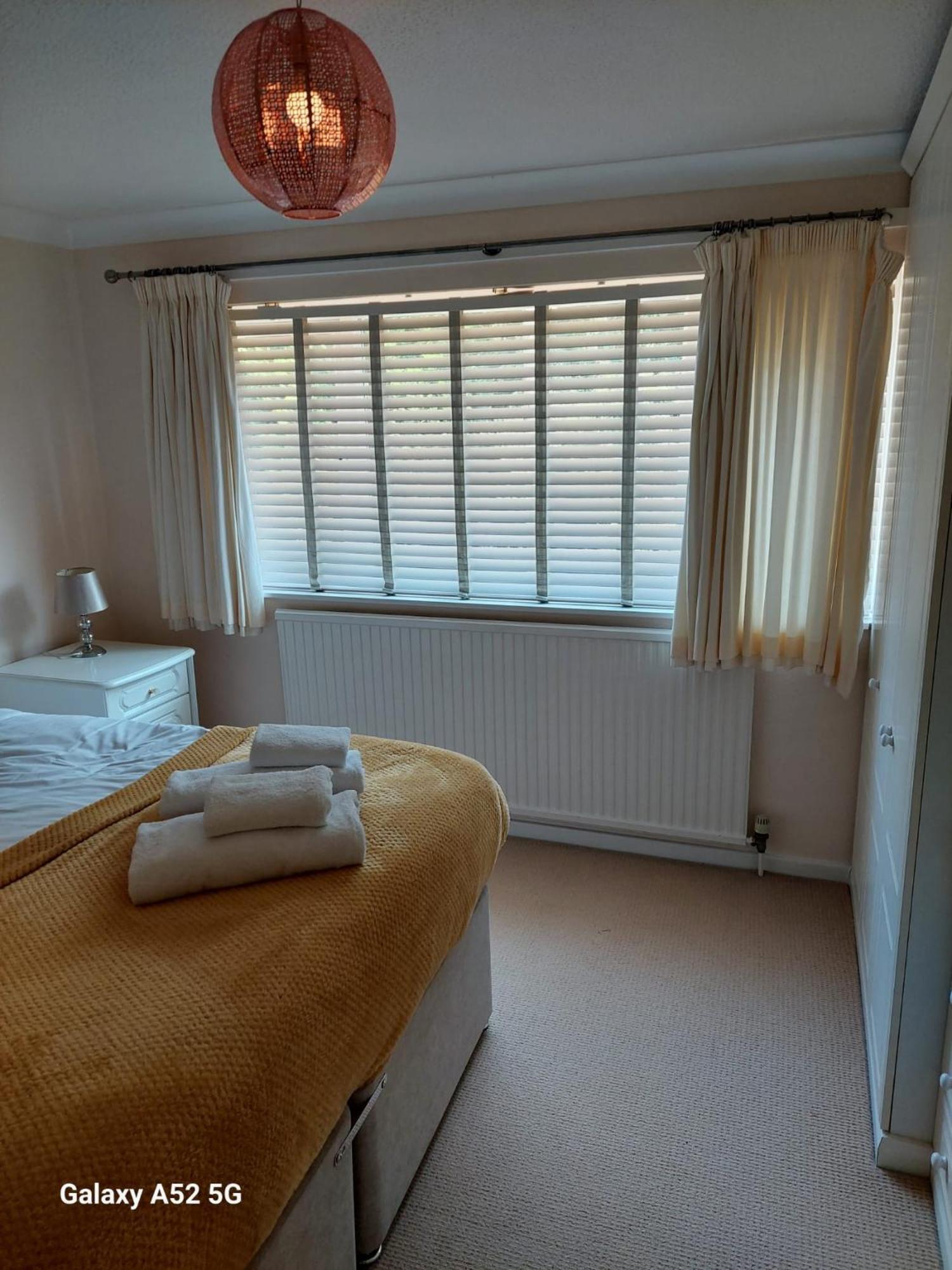 Spacious 3 Bdr House With Private Parking Spaces - Families- Corporate Groups Ferienhaus