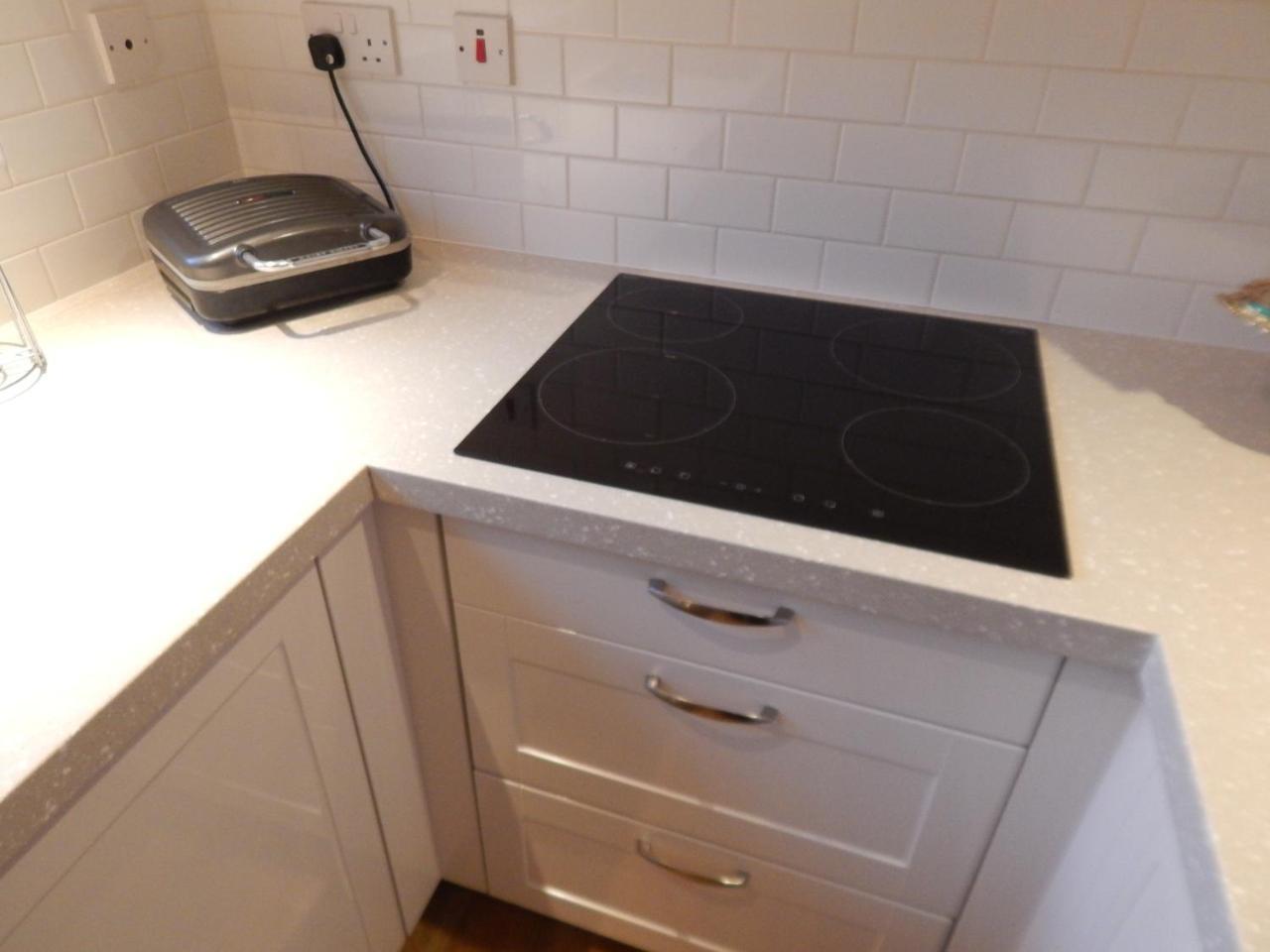 Ferienhaus Spacious 3 Bdr House With Private Parking Spaces - Families- Corporate Groups