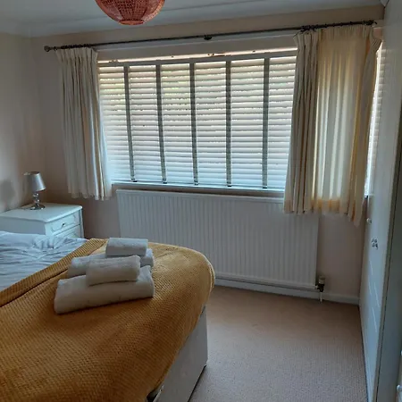 Spacious 3 Bdr House With Private Parking Spaces - Families- Corporate Groups CBG Exterior foto