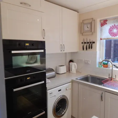 Spacious 3 Bdr House With Private Parking Spaces - Families- Corporate Groups CBG Exterior foto