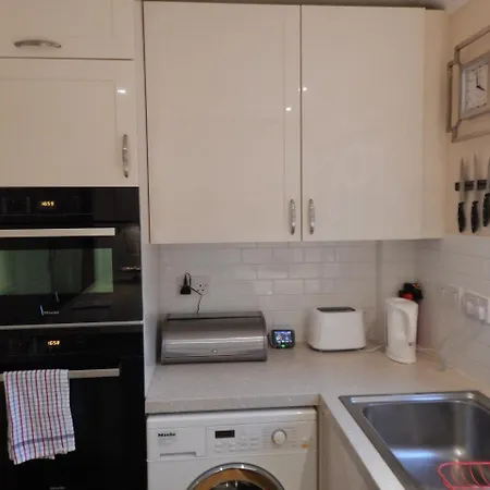 Spacious 3 Bdr House With Private Parking Spaces - Families- Corporate Groups CBG Exterior foto