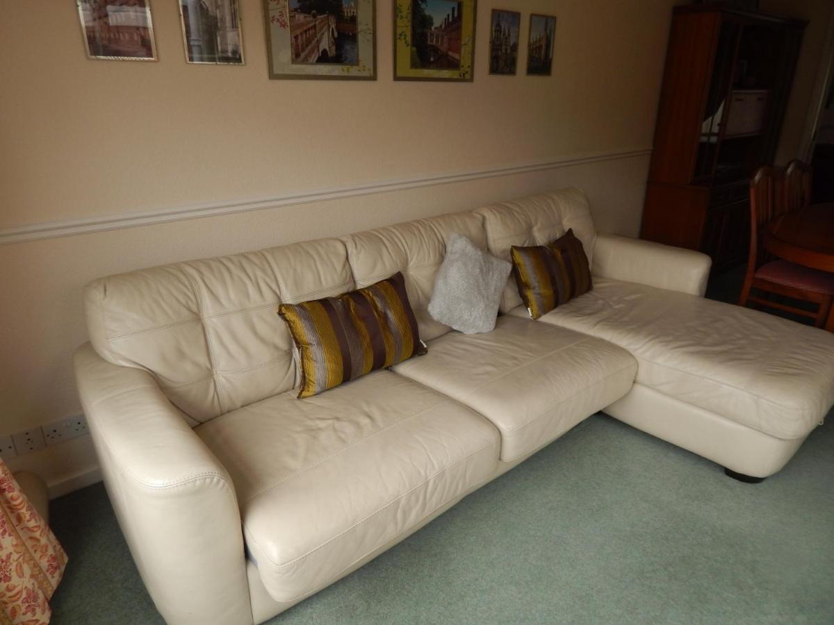Spacious 3 Bdr House With Private Parking Spaces - Families- Corporate Groups Cambridge (Cambridgeshire)