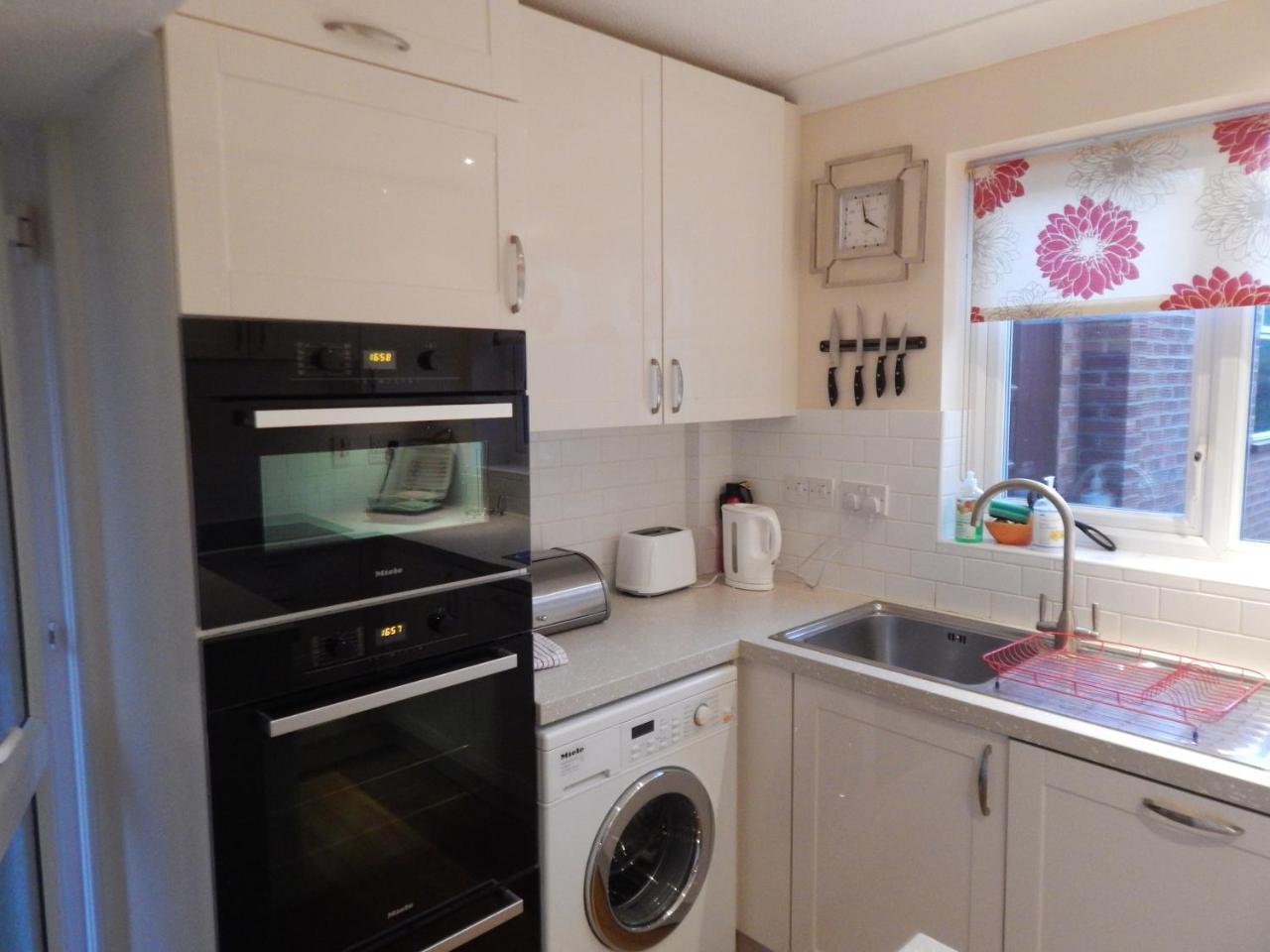 Holiday home Spacious 3 Bdr House With Private Parking Spaces - Families- Corporate Groups Cambridge (Cambridgeshire)