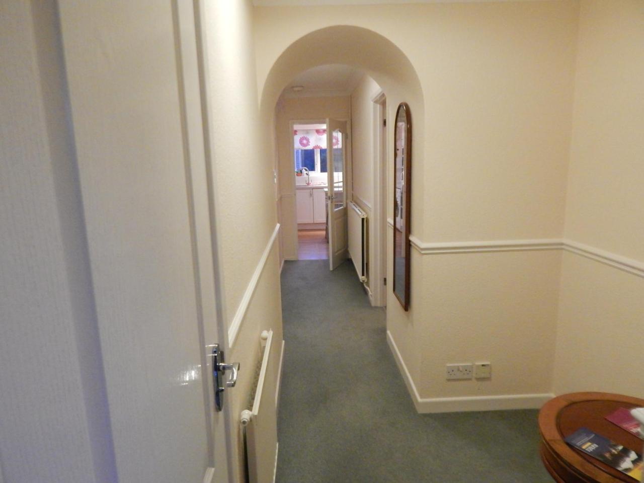 Holiday home Spacious 3 Bdr House With Private Parking Spaces - Families- Corporate Groups *