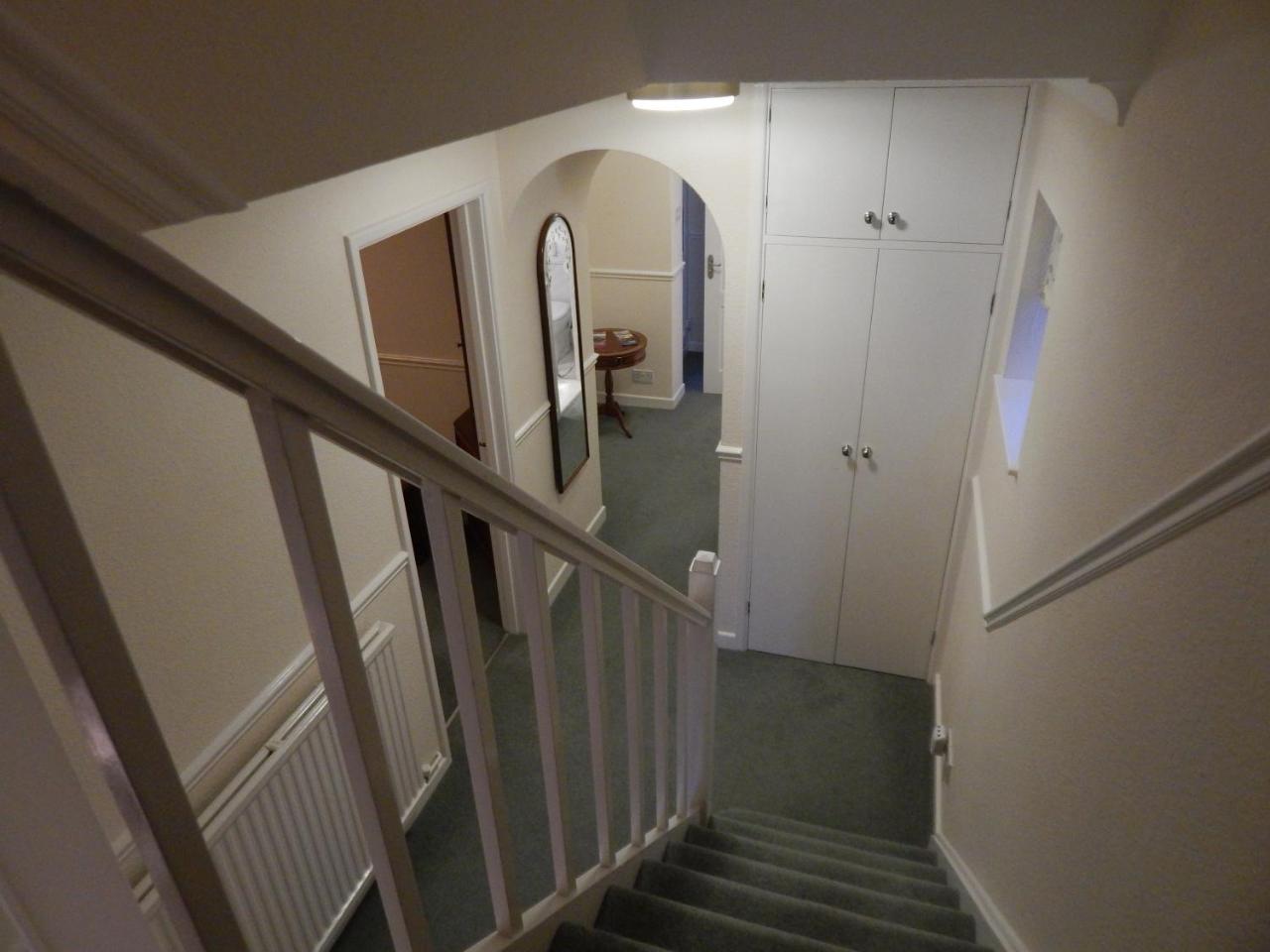 Spacious 3 Bdr House With Private Parking Spaces - Families- Corporate Groups * Cambridge (Cambridgeshire)