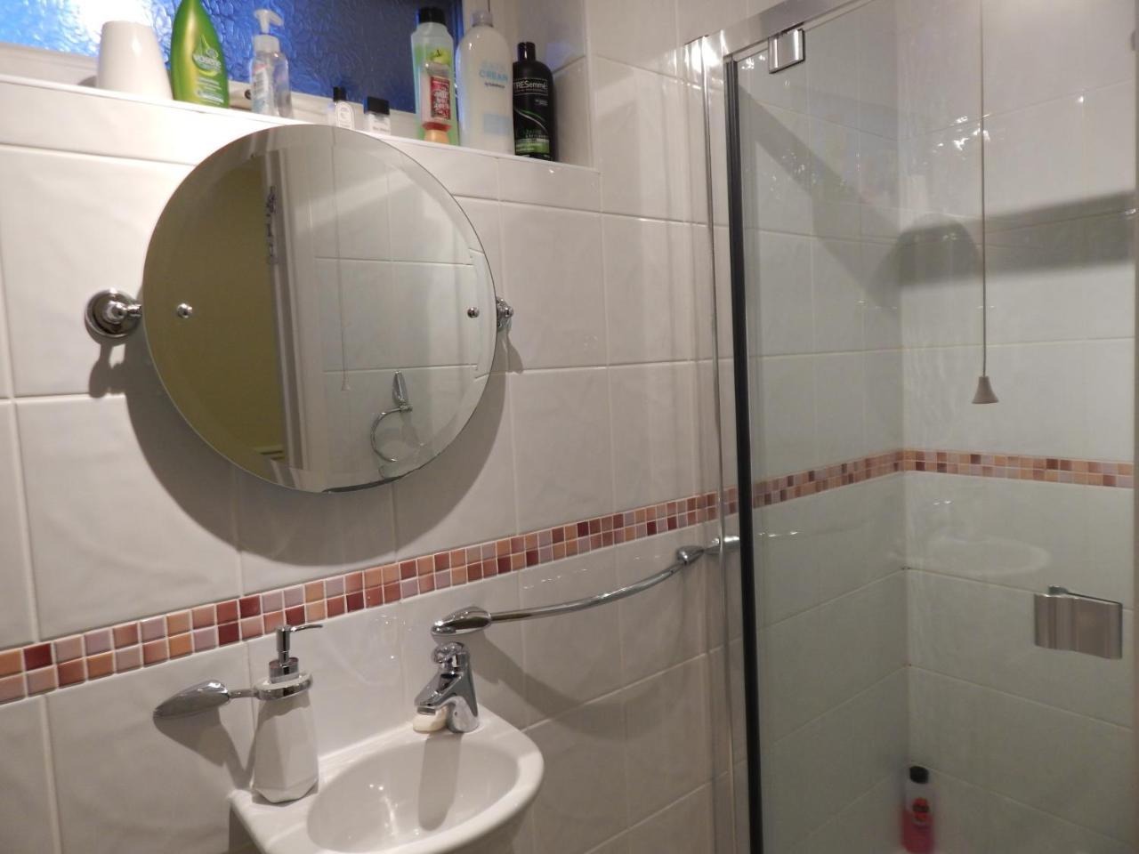 Holiday home Spacious 3 Bdr House With Private Parking Spaces - Families- Corporate Groups Cambridge (Cambridgeshire)