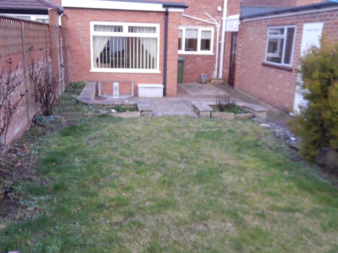 Spacious 3 Bdr House With Private Parking Spaces - Families- Corporate Groups *